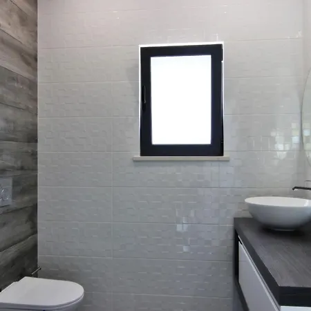 Goncinha - Piscina Villa *
