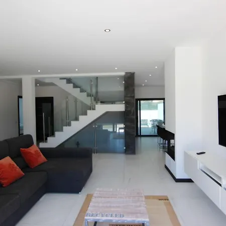 Goncinha - Piscina Villa *