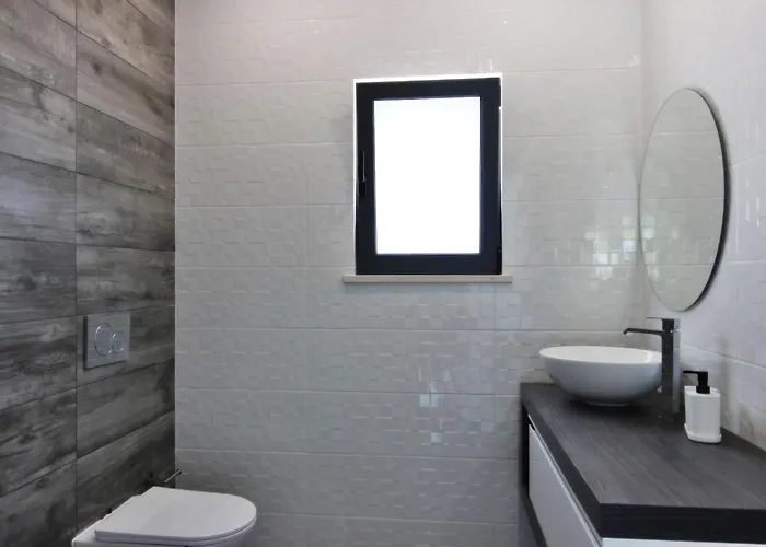 Goncinha - Piscina Villa *