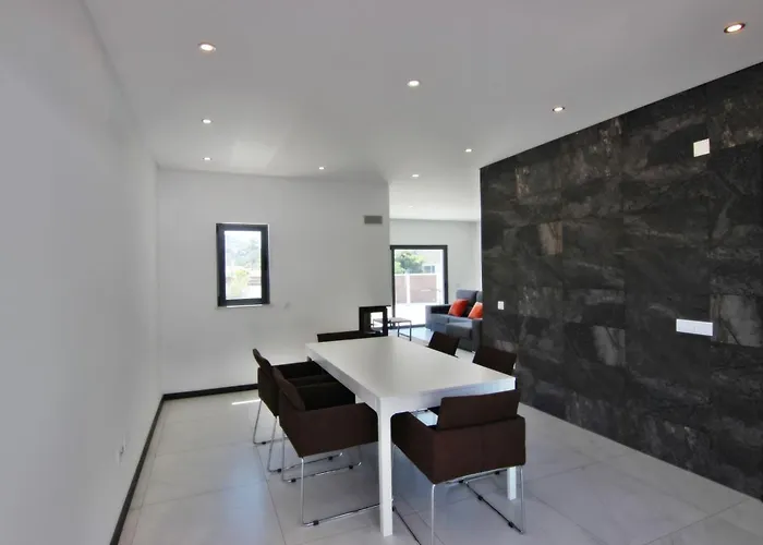 Goncinha - Piscina Villa