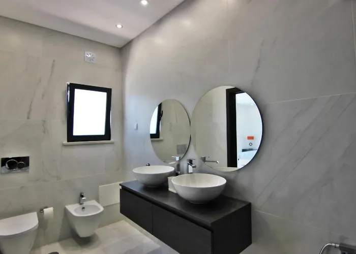 Goncinha - Piscina Villa Loule